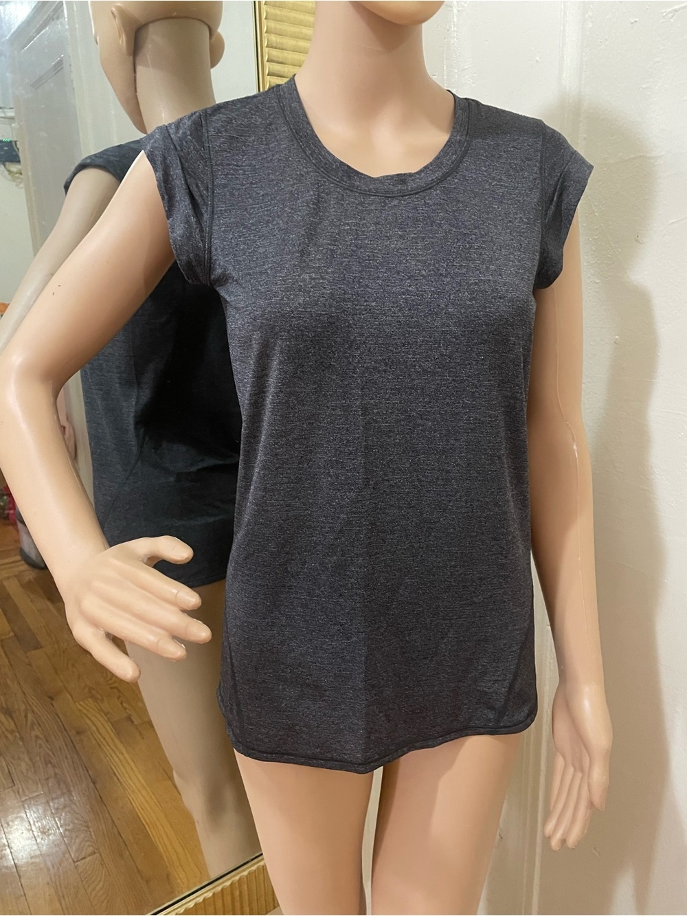 Lululemon Casual Women's Crewneck Tee - Charcoal